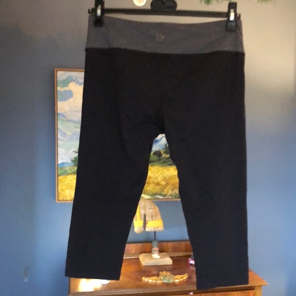 3 For $20 Capri Yoga Running Pants - Picture 3 of 4